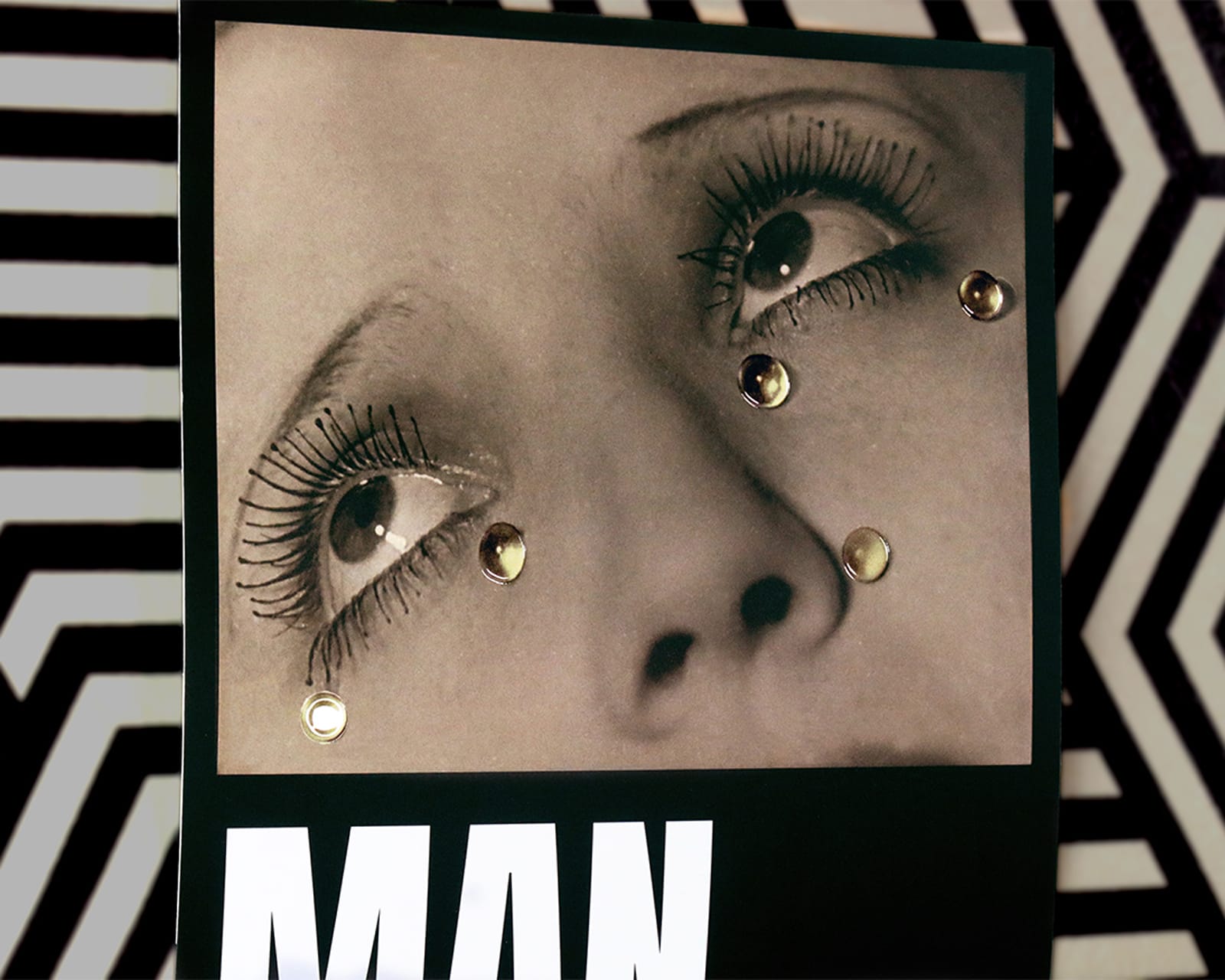 Detalle de acabado barniz cristal Man Ray