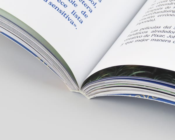 Libro editorial Cosida Tapa Blanda detalle
