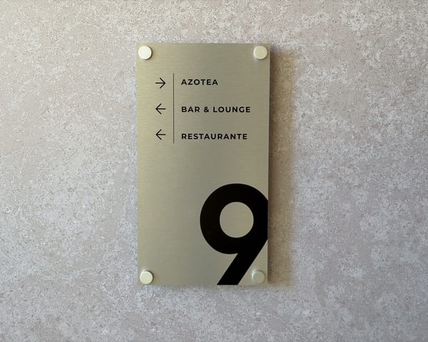 Placa identificativa